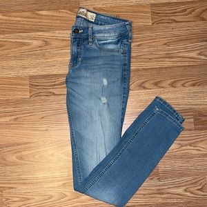 Hollister super skinny jeans. W23, L29.